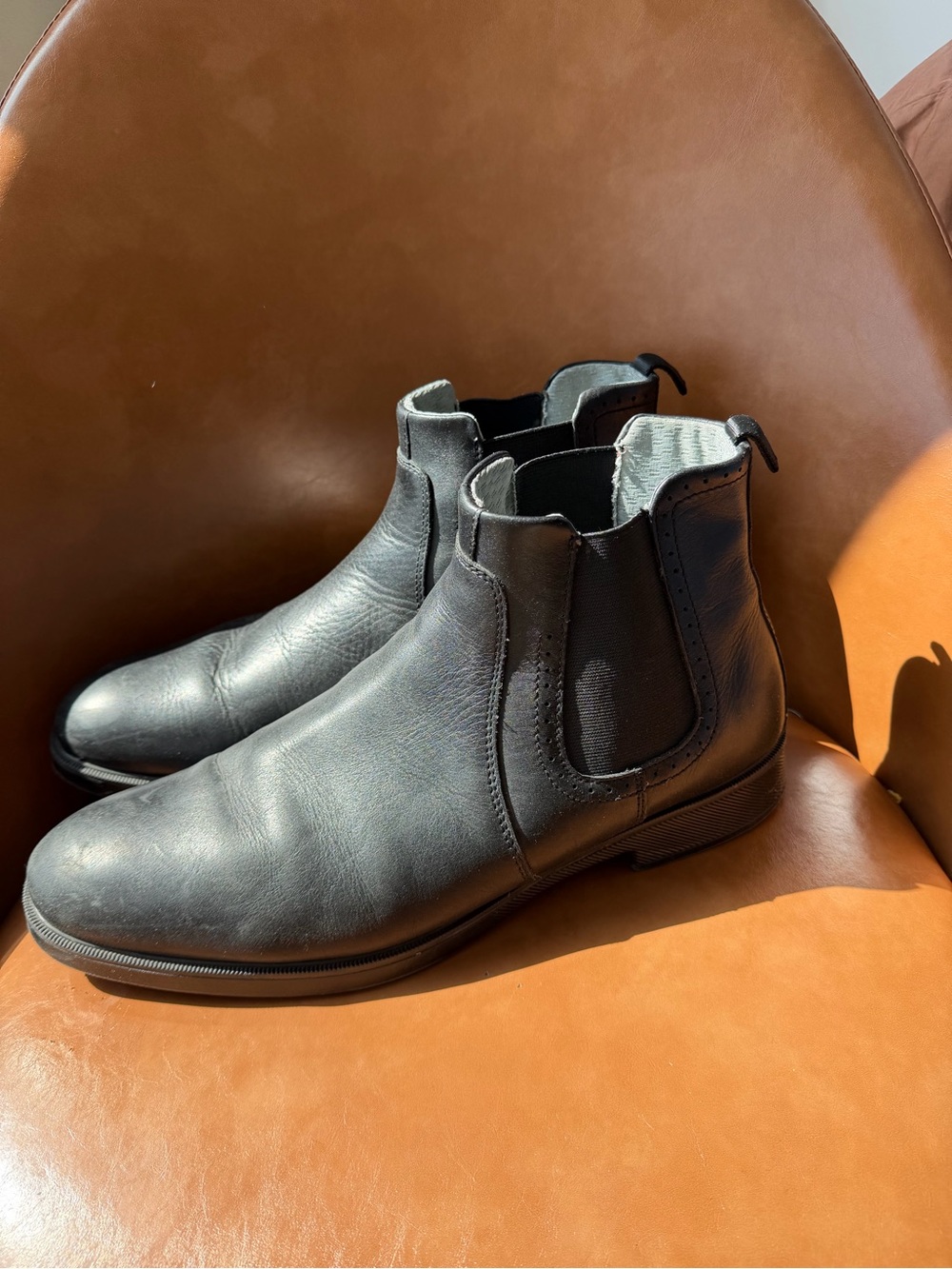 Johnston & Murphy - Size 12 - Black Chelsea Boots - Sleek Slip-On Dress Boot